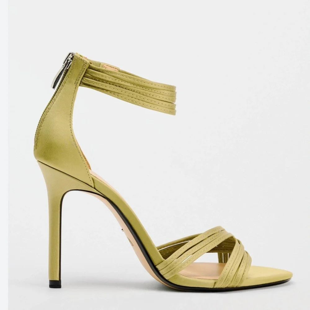 VIRAL NEW ! ZARA Vacation LEATHER SANDALS SIZE 7.5
🚨FIRM PRICE NO DISCOUNT - Picture 4 of 5